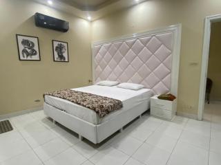Burj Al Bahria Town Luxury Suites - Lahore - 4