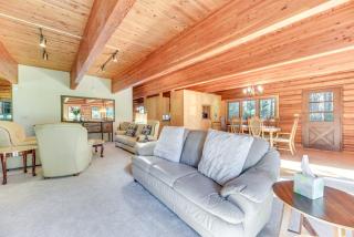 Union Vacation Rental with Golf Course Views! - Union - 4