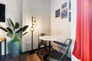 Large 3BR Apts & Studios, Gym, Game Room - Philadelphia - 7