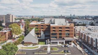 Large 3BR Apts & Studios, Gym, Game Room - Philadelphia - 0