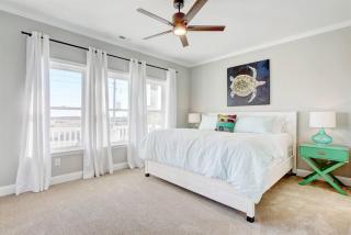 Luxurious 7BR Beach Home Ocean Views, Pool, Hot Tub - North Topsail Beach - 4
