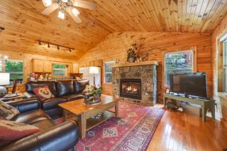 Peaceful Smoky Mountain Cabin with Deck and Fire Pit! - 0