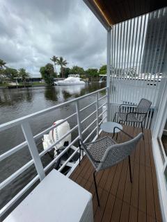 Unique Houseboat Modern and New - 5