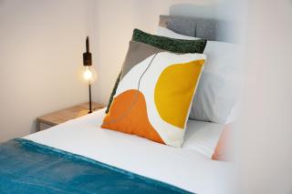 NEW! Stylish 2-Bed Home by Stay With Us, Ideal for Families, Sleeps 4! - 1