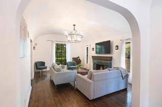 Beautiful Large 3 Bedroom 2 Bath Plus Pool and Jacuzzi - Los Ángeles - 2