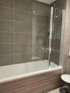 Brand New Stunning 2-Bed Apartment in Dagenham - Dagenham - 2