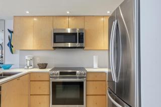 One Seagrove Place 0805 - 3