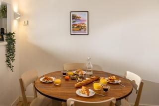 La Vie en Rouge - Parking gratuit - 1