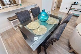 One Seagrove Place 0806 - 1