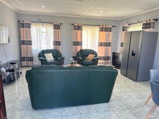 2 bed self-catering cottage -D and S Paradise Home - 6