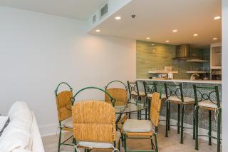One Seagrove Place 1302 - 2