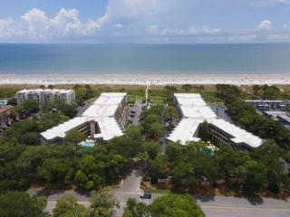 Beach Daze-Gorgeous new shower! Bikes Included - Hilton Head Island - 1
