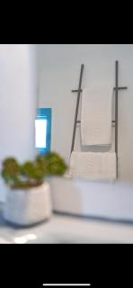 Cycladic traditional house with view - 4