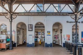 2 Bedroom Flat Next to Brighton Station & Beach I Sleep 8 - Brighton & Hove - 6