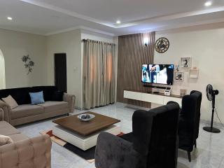 Well furnished and very spacious apartment in Wuye - Abuja - 0