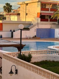 Prime Beachfront Location, Free Parking, Steps to the Sand - Los Cristianos - 3