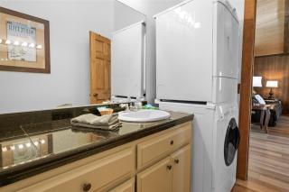 Treetop Falls - Great property close to the ski slopes, Close to everything Big Bear has to offer! - 1