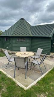 Holly Tree Glamping Cabins - 9