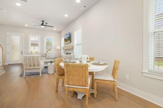 Home Base Haven-0 5mi to Baum Walker Field - 2