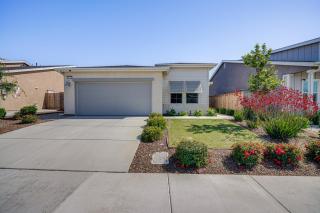 Charming Bakersfield Home with Yard and Patio! - Bakersfield - 8