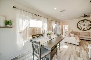 Charming Bakersfield Home with Yard and Patio! - Bakersfield - 3