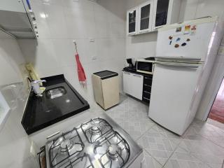 Frente ao mar e shopping La Plage, 2 quartos sacada , 1 vaga de garagem - Guarujá - 1