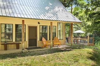 Big Pine Holler-1 Mi to Beaver Lake-Cabin-Hot Tub - Rambo Riviera - 1