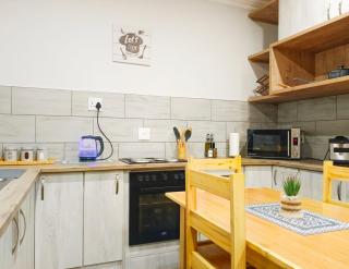 Olive Tree Studio Apartment - Harrismith - 5