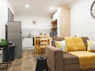 Olive Tree Studio Apartment - Harrismith - 8