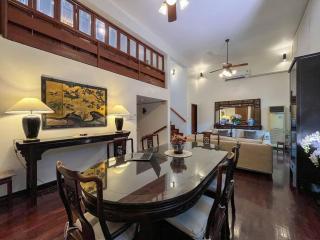 4BR Entire House City Center BTS Sky Train Mall - 8