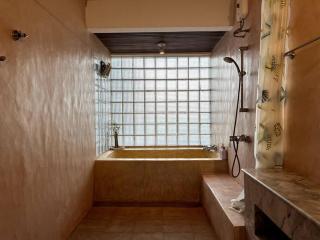 4BR Entire House City Center BTS Sky Train Mall - 4