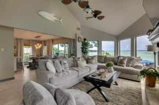 Beautiful Lakehouse Hot Tub, Gameroom and 10 Kayaks - Blanchard - 5
