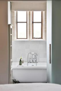 Cotswold Luxury Coach House - ideal for couples, w/ EV charging - Andoversford - 8