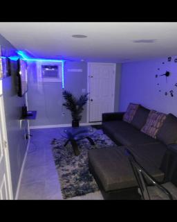 Homely 3 Bedroom unit - Newark - 9