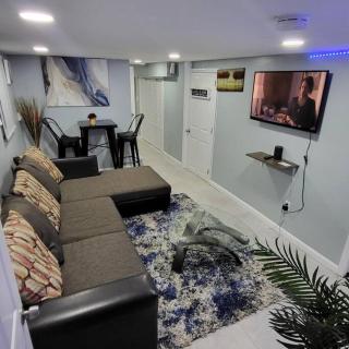 Homely 3 Bedroom unit - Newark - 3