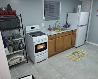 Homely 3 Bedroom unit - Newark - 2