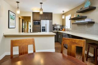 Aston Waikiki Beach Tower - 3