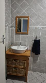Makamati Beach Cottage - Pennington - 4