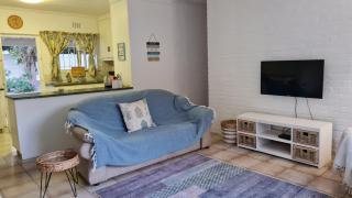 Makamati Beach Cottage - 2