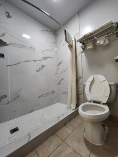 Budget Host Inn - 9