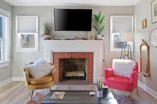 Down the Rabbit Hole walk to downtown - 7