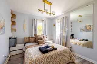 Elegant Serene Escape in Wyandotte - - 0
