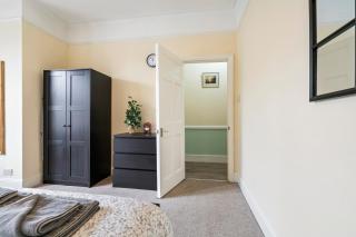 Modern 3 bedroom apartment in Wimbeldon Park - 3