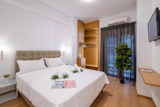 Acropolis one road up - Atene - 8