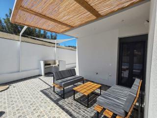 Amphitrite Beach House - 9