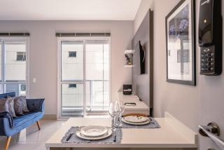 Studio com varanda + vaga de garagem + ar cond. - São Paulo - 1