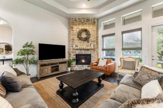 4 minutes from Canyon Lake with Jacuzzi, BBQ, Firepit, 1GbpWifi, and More - 9