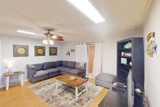 Hemingway's Hideaway - Gulf Shores - 9