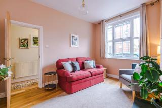 NEW! Spacious 2-Bed Home in Chester by 53 Degrees Property - Ideal for Couples & Groups - Sleeps 4! - 8