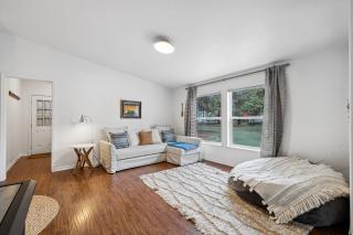 Black Moose - Pet friendly - Trailer parking - Wood stove - Single level - 5